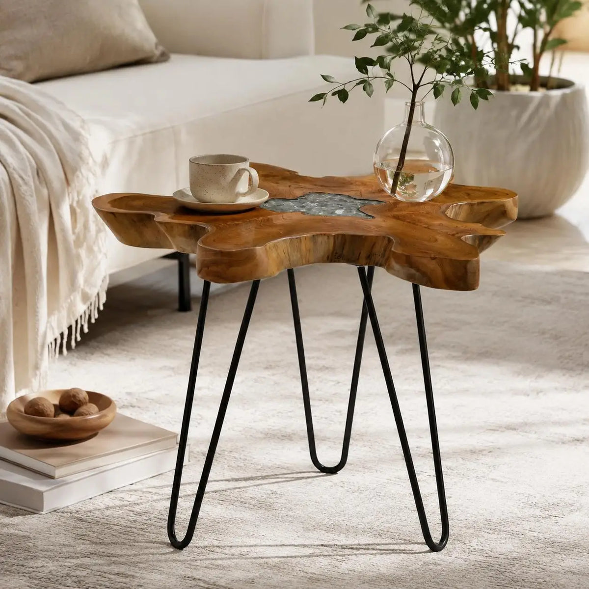 Table Basse Organique - Teck Massif et Résine, 60 à 70 × 45 cm